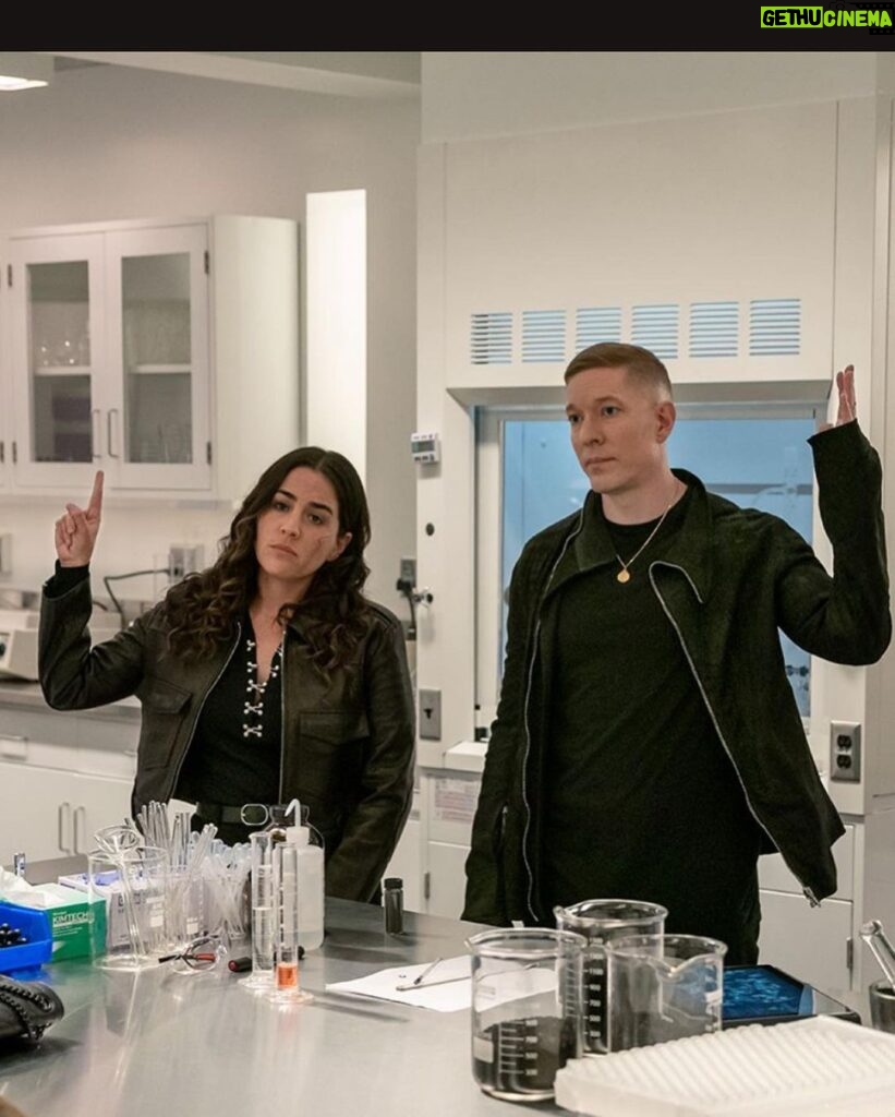 Joseph Sikora Instagram - Who’s getting ready to watch POWER, book 4: Force? Raise your hand! #tommy #lilianna #claudia #sammy #unclebuddy @audreyesparza @liliflower33 @billsage_ #freddiegibbs Gangland