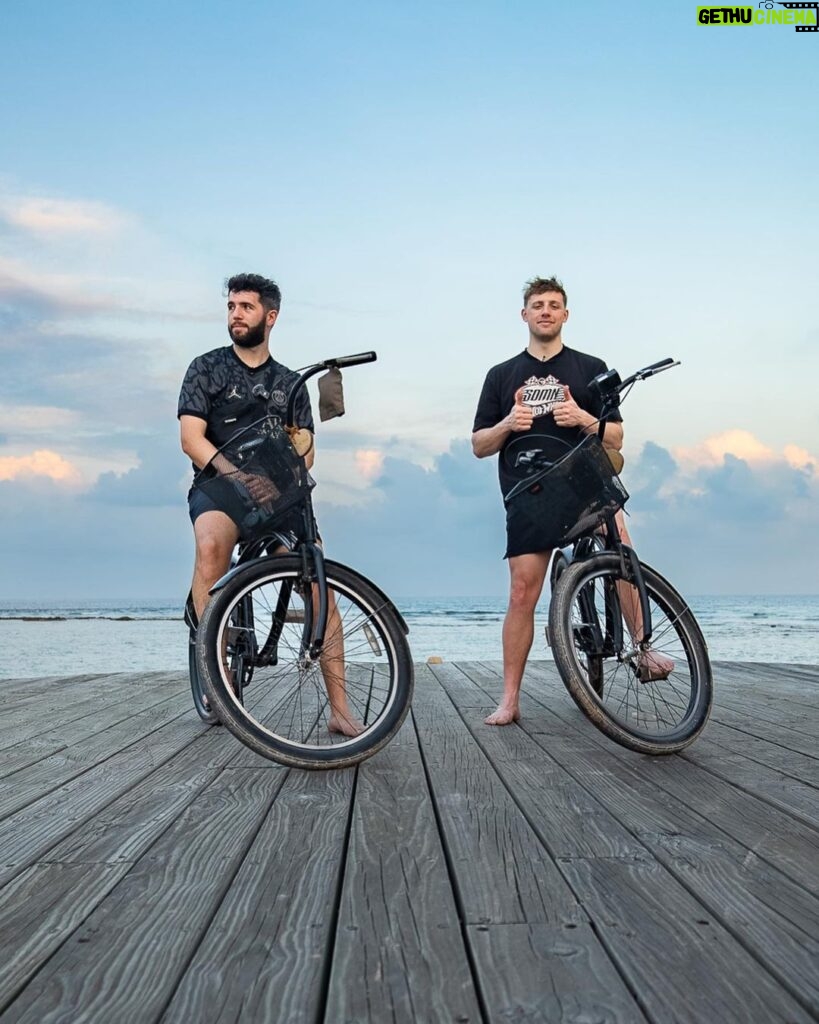 Josh Bradley Instagram - 24 Hours In The Maldives