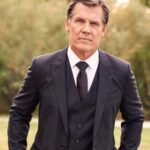 Josh Brolin Instagram - Italy. I love you. You have always been kind to me, my family, my friends. I believe you when you say you like the film, as I’ve always found you all straight shooters. Our cast is proud of our movie because between all of us (under the warmly watchful eye and support of Denis Villeneuve) we went big (but never impersonal). A film isn’t independent because of some esoteric song that’s hard to find, or it has no budget. It’s indy at heart because it uses art to identify people. “Dune” does that. “Star Wars” did that. It’s bigger than us, yet it is us. So thank you, Italy, and everyone who has embraced our film so far. We appreciate it more than you know. Grazie di tutto. 🇮🇹 @dolcegabbana @samanthamcmillen_stylist (@greigfraser_dp We missed you, buddy ❤️)