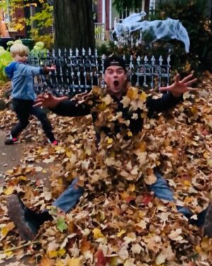 Josh Duhamel Instagram - Who’s ready for Halloween? 🎃