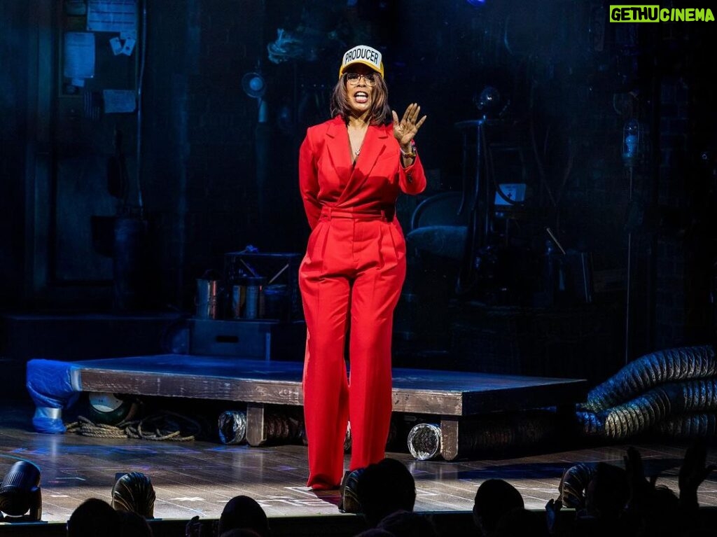 Josh Gad Instagram - A Broadway debut for the ages! Thanks for eating dreams with us @gayleking 🍽️✨ #GutenbergBway 📸: @triciambaron James Earl Jones Theatre