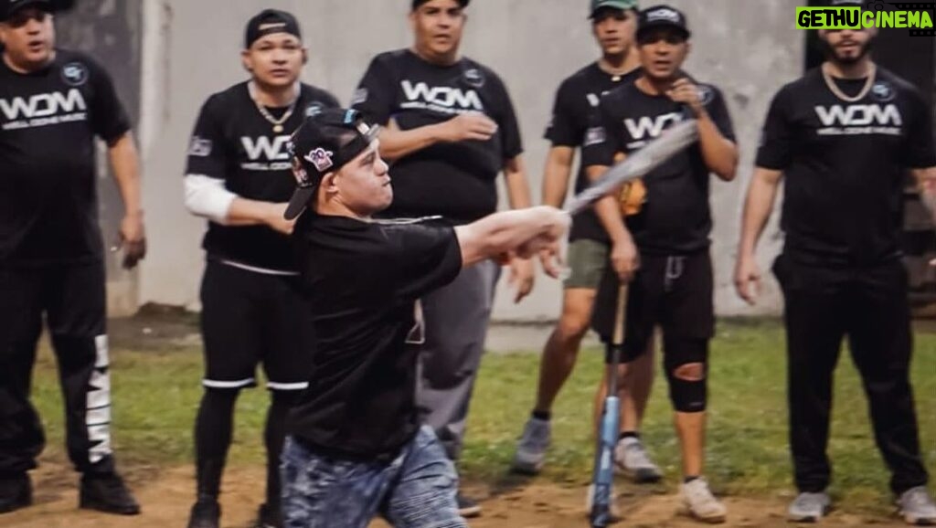 Jowell Instagram - #Patillas y pueblos limitrofes ... Hoy estamos celebrando el deporte con ustedes ⚾️. Los invito a partir de las 5pm en el Parque de Cacao Bajo, Los Vuela cerca de @welldonemusica Vs los #CervecerosDePatillas , pasen por allá para que compartan con nosotros !! Habrá competencia del Mas Borracho que salga 🤪