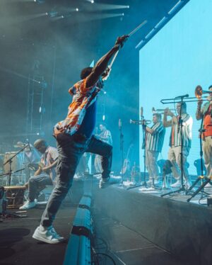 Juan Luis Guerra Instagram - ¡Barcelona, gracias por darnos tanto! ¡Por el coro, el baile y la alegría!

#EntreMaryPalmerasTour @proactivents 📷 @babeto