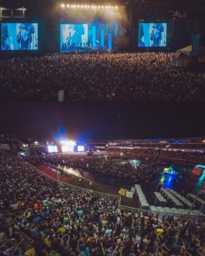 Juan Luis Guerra Instagram - ¡Gracias Panamá por tanto cariño! ¡Ayer llovió, pero lluvia de bendición! ¡Hasta la próxima! 

#EntreMaryPalmerasTour @sdconcerts 📷 @babeto