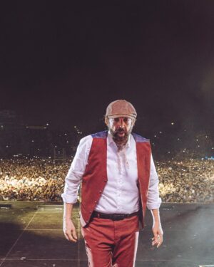 Juan Luis Guerra Instagram - ¡Nos vemos este 8 de junio Panamá! #EntreMaryPalmerasTour 📷@babeto