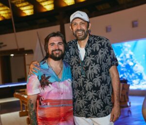 Juan Luis Guerra Instagram - ¡Ven baila conmigo! Recordando a mis queridos @juanes y @lachechi “Cecilia” disponible en tu plataforma digital favorita ¿Ya la escuchaste?
