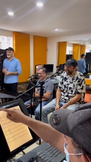 Juan Luis Guerra Instagram - ¡En ensayos! ¡Felices de verlos pronto!