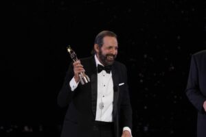 Juan Luis Guerra Instagram - Siempre es un honor representar mi querido país. ¡¡La Gloria a mi Señor Jesús!! ¡Arriba la música Dominicana! ¡Gracias Premios Soberano por los reconocimientos! @premiosoberano
