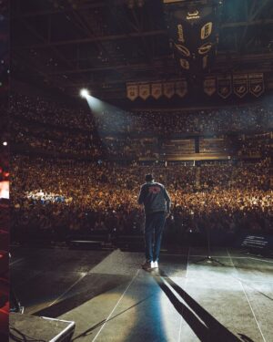Juan Luis Guerra Instagram - ¡Gracias Tampa por tanto cariño!! #entremarypalmerastour @loudliveentertainment 📷 @babeto