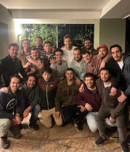 Juan Martin del Potro Instagram - Fue un cumpleaños distinto, el primero sin la presencia de mi papá, pero lo pasé con mamá y mi hermana, y estos amigos únicos que hicieron que pase un lindo día de todas maneras. Gracias a ustedes también por sus mensajes y el amor que me brindan. ♥️ It was a different birthday this year, the first without my dad, but I spent it with my mum and sister and these very special friends who made me have a nice day despite all. Thanks to all of you too for your messages and the love you show me.