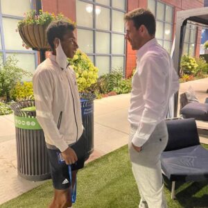 Juan Martin del Potro Instagram - Pasé un día increíble ayer en el #usopen. Fue un placer poder entrenar con mi amigo y leyenda John McEnroe y me siento muy agradecido por el recibimiento de todos en un lugar en el que siempre me hacen sentir como en casa. 
Pronto nos volveremos a ver!!!
😊♥️🙌

An amazing time yesterday at the @usopen. What a pleasure to train with my friend, the legendary John McEnroe and so grateful for the welcome from everyone at a venue that always feels like home. See you soon!!