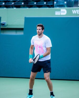 Juan Martin del Potro Instagram - Seguimos intentando…🔨🎾🔥💣
.
.
Keep trying