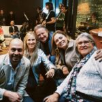 Juanes Instagram - Feliz celebrando con los aliados de la @fmisangre Gracias por ser parte vital de nuestra historia, que es también la de todos 🙏🏼