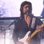 Juanes Instagram - Qué noche tan inolvidable ❤️‍🔥🙏🏻 Cantamos GRIS en los @latingrammy al lado de 6 de los nominados a mejor nuevo artista. #LatinGRAMMY Latin Grammy, Sevilla