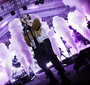 Jubin Nautiyal Instagram - If people forget their Problems in my concert , I did my job . 
#jubinnautiyallive

📸 @lostfilms_