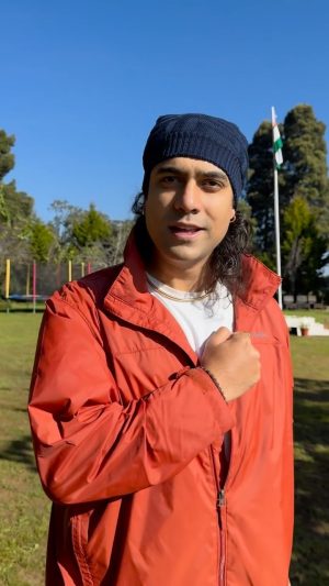 Jubin Nautiyal Instagram - सत्यमेव जयते 🇮🇳
जय हिन्द ,जय भारत 🫡

Happy Republic Day to you all . 

Saffron 🧡 : Strength & Courage 
White 🤍: Peace & Truth 
Green 💚: Fertility & Growth 
Blue 💙: The Wheel of Dharma