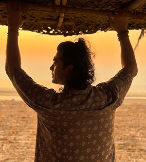 Jubin Nautiyal Instagram - Magical , Mystical , Marvellous , I never met a sunset I didn’t like . 

Tonight #jubinnautiyallive in Goa @toyplaygroundgoa .
28.12.2023