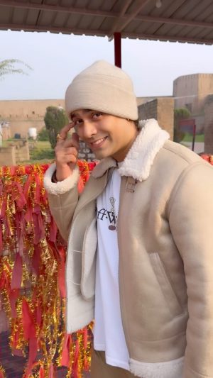 Jubin Nautiyal Instagram - यतो धर्मस्ततों जय 
( VICTORY IS WHERE DHARMA PRESIDES . )

Jai Mata Di ✨