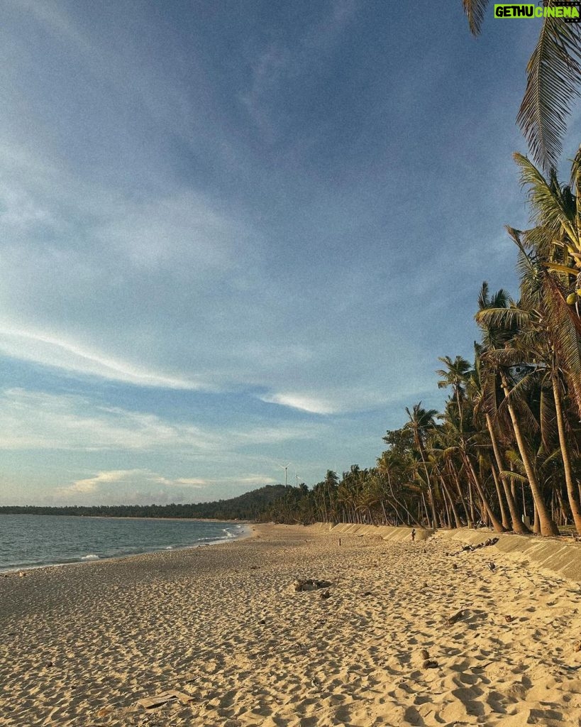 Julia Barretto Instagram - Reminiscing our trip to Ilocos Norte as we are planning our destinations for 2024 🛫 Where should we go? @jujuonthegotv 🌍 #IlocosNorteImIN @tourilocosnorte