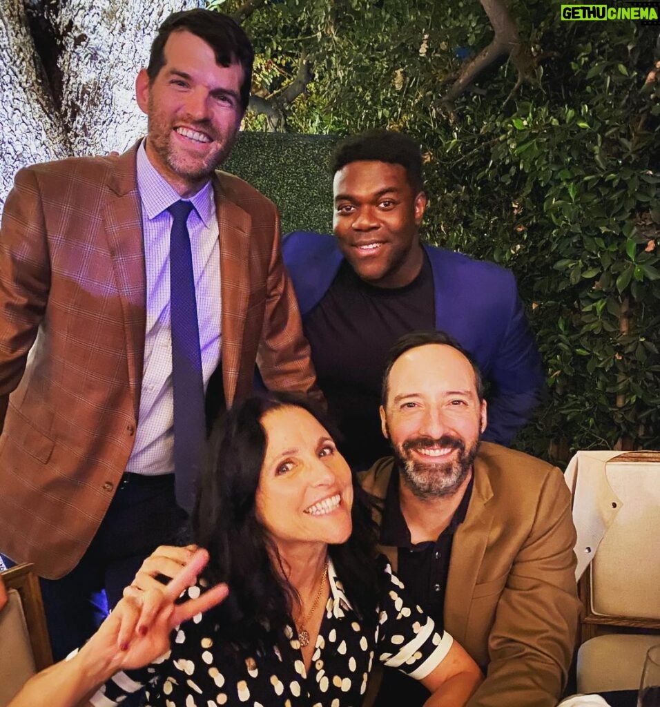 Julia Louis-Dreyfus Instagram - Yes, I was this insanely happy to see these people. #veep @veephbo #joy
