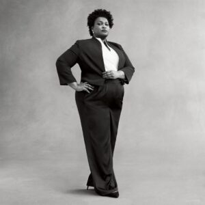 Julia Louis-Dreyfus Instagram - This is what a superhero looks like in real life. @staceyabrams @marvel