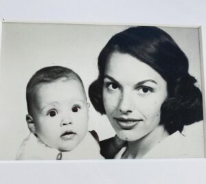 Julia Louis-Dreyfus Instagram - From one mama to another. Happy day and thank you and I love you.