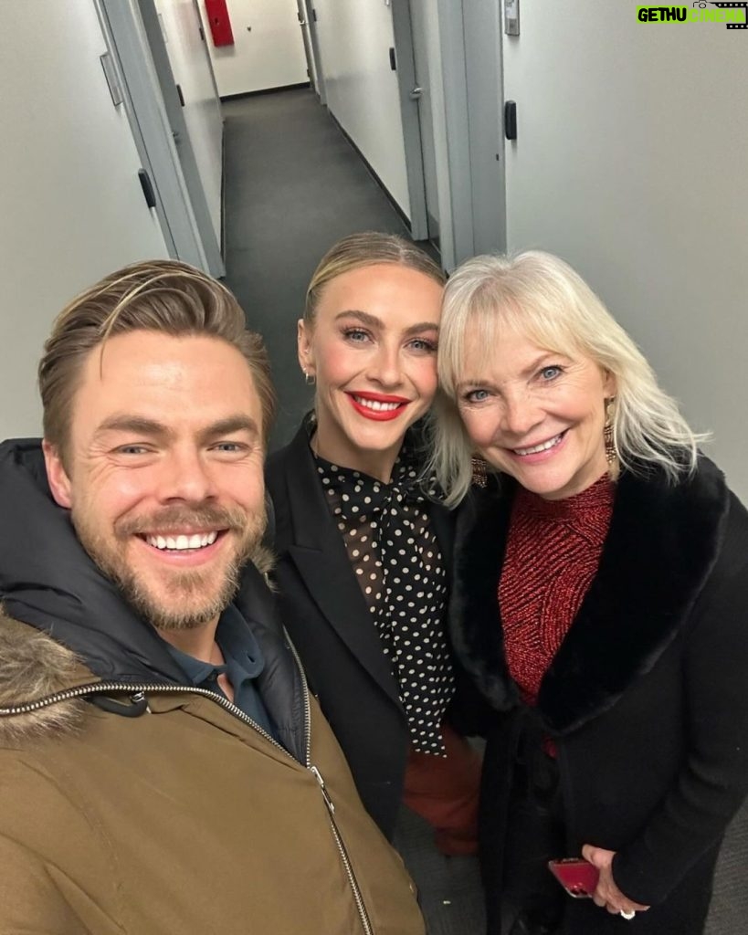 Julianne Hough Instagram - Holding my family extra tight this holiday season ❤