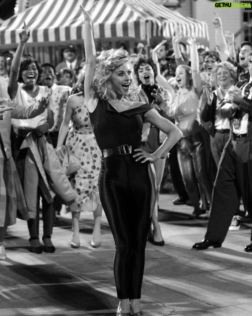 Julianne Hough Instagram - Hopelessly devoted to you, #GreaseLive 🤍8 years has come and gone in the blink of an eye! Grease Live, to this day, was one of my all-time favorite projects and experiences spent with some of the best humans. Love this musical and the cast and crew of it even more. Let’s get the band back together soon 😉♥