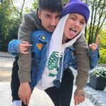 Julien Bam Instagram - Für diese Momente hat sich der ganze Stress schon gelohnt! Danke für das insane krasse Feedback. Dachte Songs aus der Bohne würde vielleicht weniger von euch interessieren als Märchen in Asozial. Anscheinend nicht. Aber hier .. dings... welchen Song fandet ihr am besten?