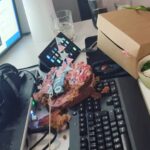 Julien Bam Instagram - Hab ihn damals auf der Straße gefunden, Mitleid gehabt und ihn ernährt. Er wuchs an zu einem vollfunktionierenden Menschen. Und heute verkündige ich mit vollem Stolz, dass wir zusammen einen Podcast Original starten. "Hobbylos" auf Spotifyy. Gerne Folgen! PS: Er hat den Kuchen kaputt gemacht, den wir von Spotify geschenkt bekommen haben. Danke dafür