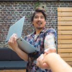 Julien Bam Instagram - Habe Romantik studiert *werbung Jetzt noch ein sickes Video auf Bulien Jam, dann Tag gerettet. Hab mit Rezo ne Google Challenge gedreht. Also schaut in unserem Video was für Fragen Rezo und ich uns gestellt haben … jede Suche bringt euch weiter. Danke an die Girls and Boys von Google für die Koop. Das Video ist jetzt online und Rezo ist dumm #google @google Die hübsche Sis: @enisazej_ Liebe Digga