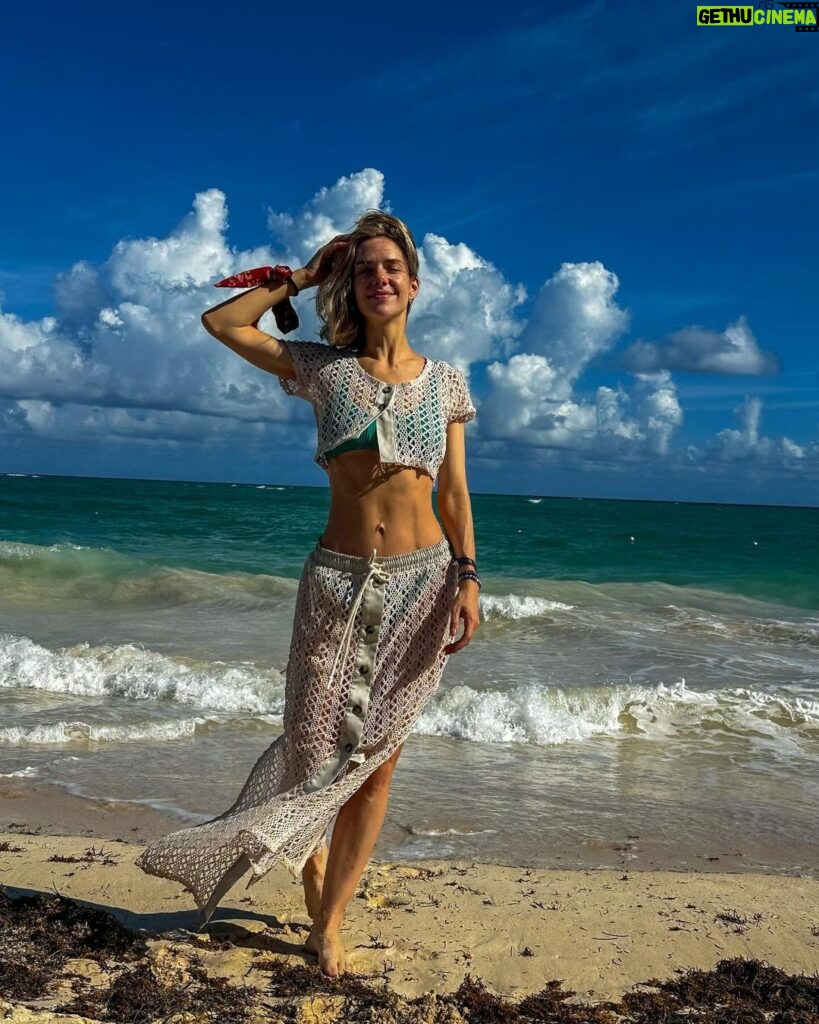 Julieta Nair Calvo Instagram - Dump de looks playeros 🌊 La Romana, Republica Dominicana.