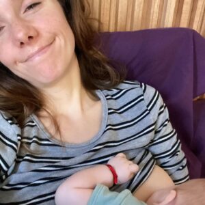 Julieta Nair Calvo Instagram - Teta y primer día 
Teta y puericultura @paolalactancia 
Teta y mastitis
Teta y primer camarín 
Teta y detrás del escenario 
Teta y aeropuerto 
Teta y playa
Teta y vista
Teta y el sur 
Teta y teatro 

Cómo verán , la Teta va con todo 🙌🏼💜😂
En la semana de la lactancia materna  celebro y agradezco poder vivir la magia y la conexión única que es DAR TETA.