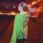 Julieta Nair Calvo Instagram - Una noche más en el LolaMembrives viviendo la maravilla de @tootsielacomedia . Gracias a todos por acompañarnos tanto desde que arrancamos . Locura hermosa 😍 Teatro Lola Membrives