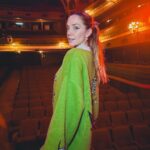 Julieta Nair Calvo Instagram - Una noche más en el LolaMembrives viviendo la maravilla de @tootsielacomedia . Gracias a todos por acompañarnos tanto desde que arrancamos . Locura hermosa 😍 Teatro Lola Membrives