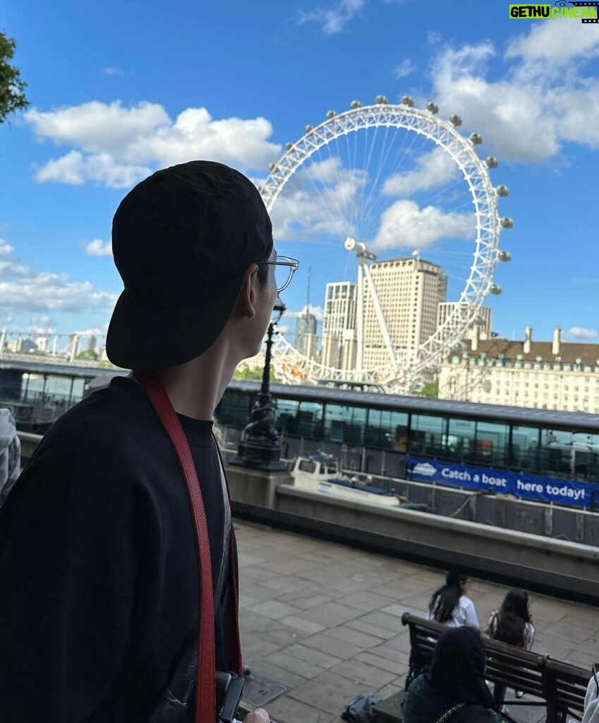 Jung Kyung-ho Instagram - 📍london