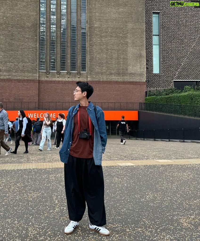 Jung Kyung-ho Instagram - 📍london