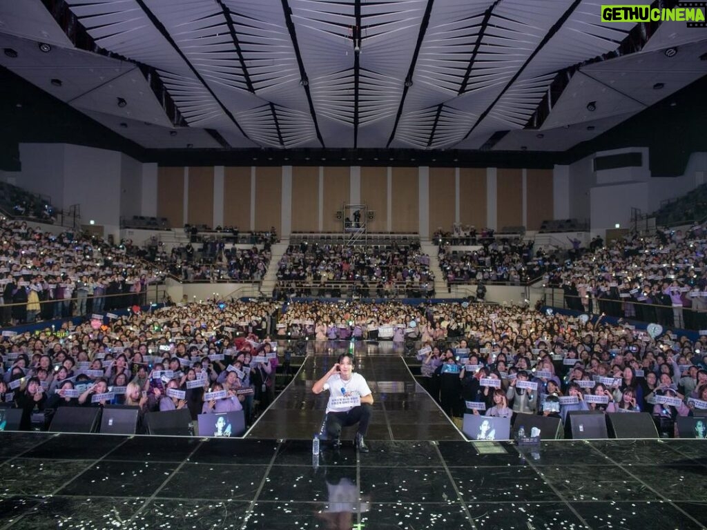 Jung Yong-hwa Instagram - #yourcity 서울 끝 ! 🥹 너무너무 행복한 이틀이었습니다. 뜨겁게 즐겨준 여러분들께 다시 한번 감사합니다! 잊지 않을게요! 💜🖤 진짜 최고의 날이었어요!!! 행복하기도 하면서 너무 섭섭하기도 하고.... 🥹 더 멋진 날들이 기다리고 있다고 믿고!!! 앞으로도 열심히 할게요! 감사합니다!🙏