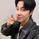 Jung Yun-ho Instagram - . 오늘은 #영덕후 로 출근^^ #레이스 #RACE #서동훈 #홍진경의영화로운덕후생활 #많관부