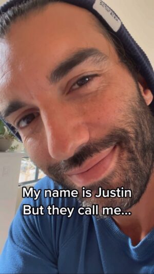 Justin Baldoni Instagram - Did I do this right? 😜#myrealnameisrafael #disneylookalike #janethevirgin