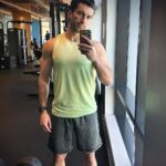 Justin Baldoni Instagram - A lot of change in one week. Cut my hair. Started eating carbs. And now I’m seeking validation from strangers on the internet by posting thirst traps. Wait …is this a thirst trap? Just Googled it. Don’t google thirst trap. #Building #ryle #AItoldmeto #lookmomimagymbro #ItEndsWithUsMovie