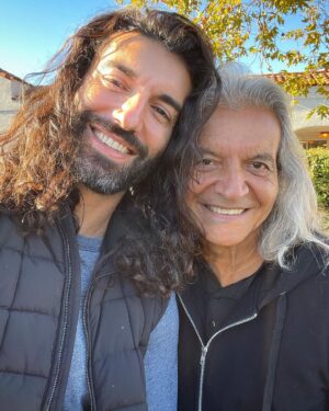 Justin Baldoni Instagram - Happy birthday to the man who at 73 is still teaching me how to listen, how to love, and how to grow. 

Daddy, I’m so in awe of your ability to self reflect, and your desire to never stop learning and growing to become the best version of yourself.

I am so damn lucky to have you as my dad. 

Also thank you for giving me my hair 😉