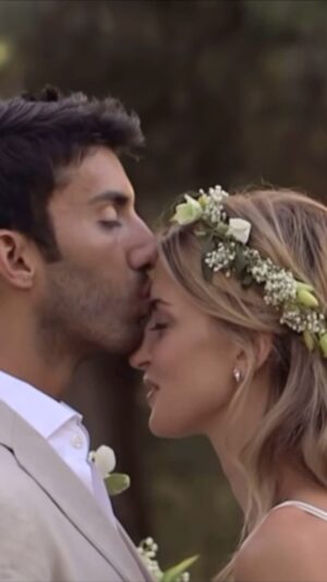 Justin Baldoni Instagram - Ten years❤️

Where there is love nothing is too much trouble…and there is always time. 
- `Abdu’l-Bahá 

@emilybaldoni