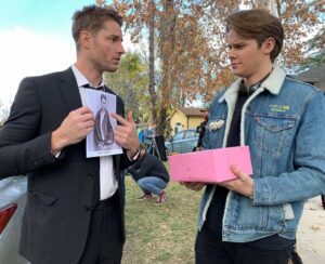 Justin Hartley Instagram - It’s weird because he’s me and I’m him and so the headshot I’m holding is of him, which is also me. #ThisIsUs