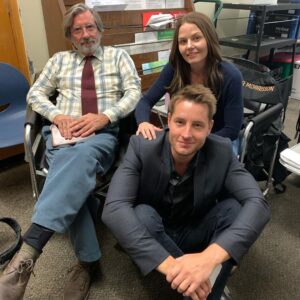 Justin Hartley Instagram - Glad that Cassidy found her way back home. Even happier to have @jennifermorrison on the show with us. We have fun! #ThisIsUs