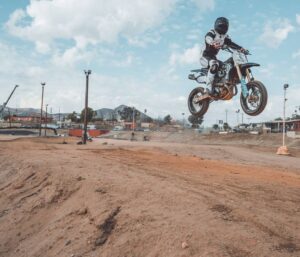 Justin Prentice Instagram - Do things that make you grow in your abilities with people who make you grow as a person.

@socalsupermoto

1st 📷: @johnryanhebert 
2nd-4th 📷: @seanmacd
