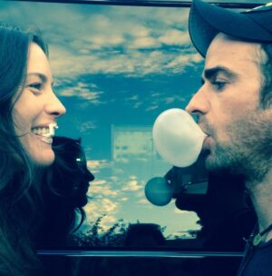Justin Theroux Instagram - Happy October 14th. 10 years.
We Are Living Reminders.
2% 🕊