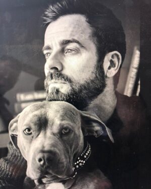 Justin Theroux Instagram - Happy National Dog Day! 🐾 ❤️ #adoptdontshop 
Get a life! Seriously you can just go get one!