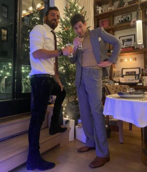Justin Theroux Instagram - The First Broël. 🍸 
Jingle Bros. 🎄
Merry Christmas! ❤️