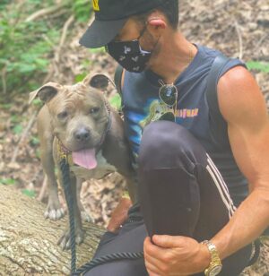 Justin Theroux Instagram - Saved 🖤
My Hero. 

#adoptdontshop 
#catsKILLINGIT.